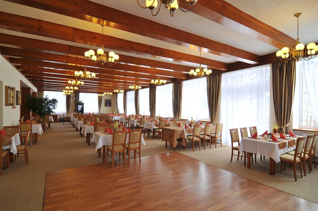 Hotel Manes Svratka Esterno foto