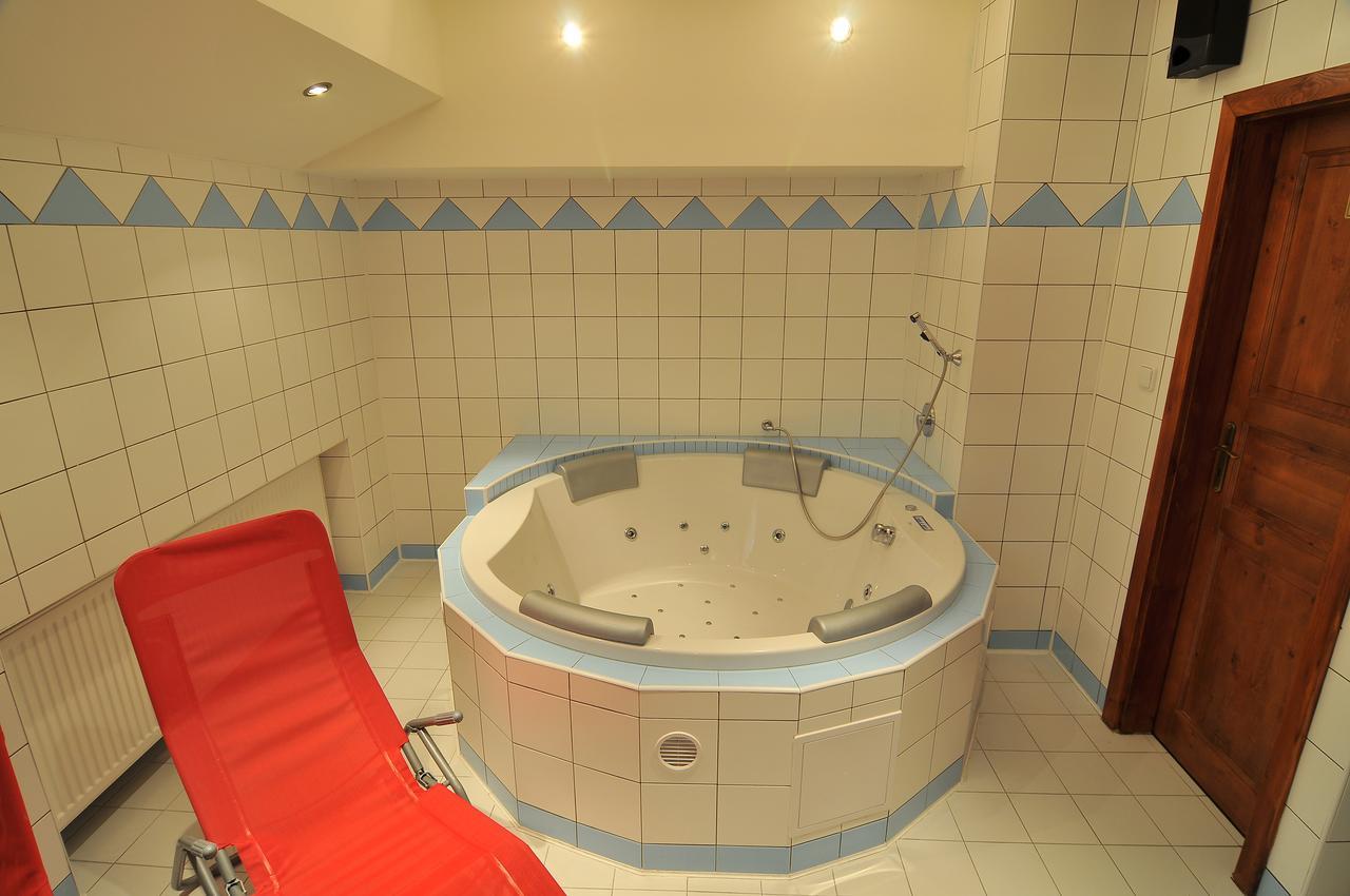 Hotel Manes Svratka Esterno foto