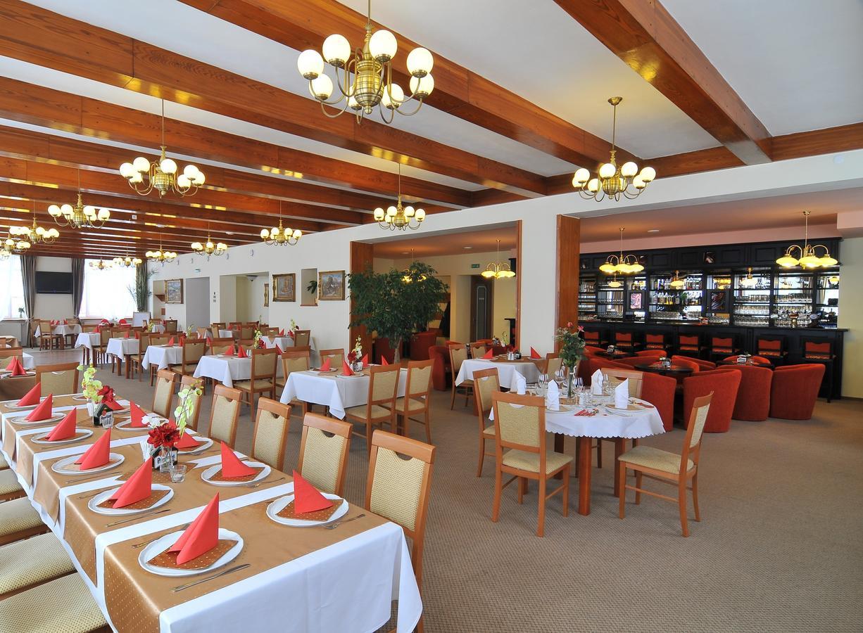 Hotel Manes Svratka Esterno foto