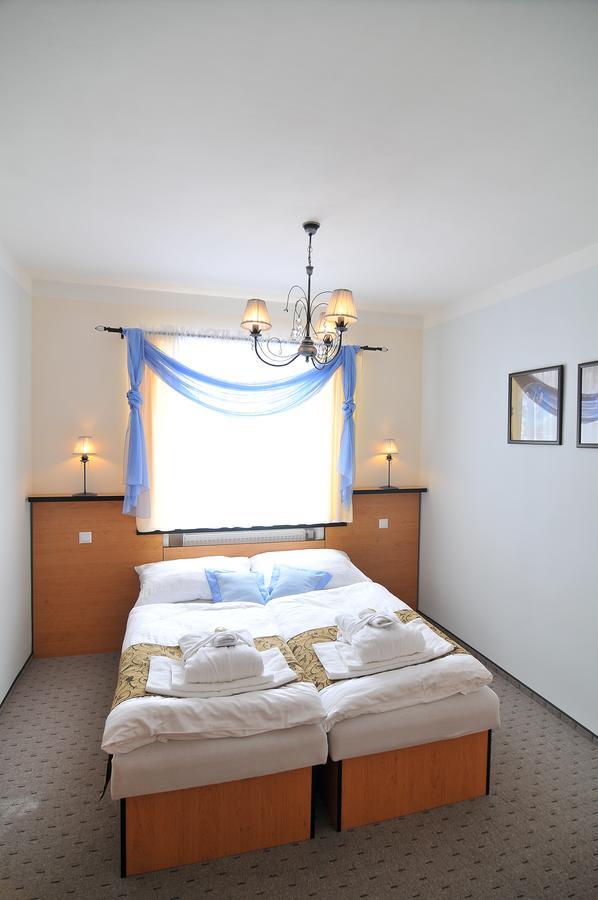 Hotel Manes Svratka Esterno foto