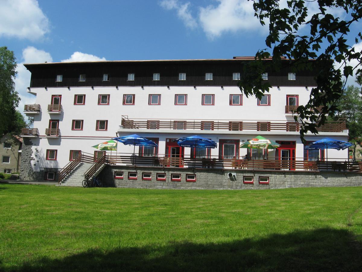 Hotel Manes Svratka Esterno foto